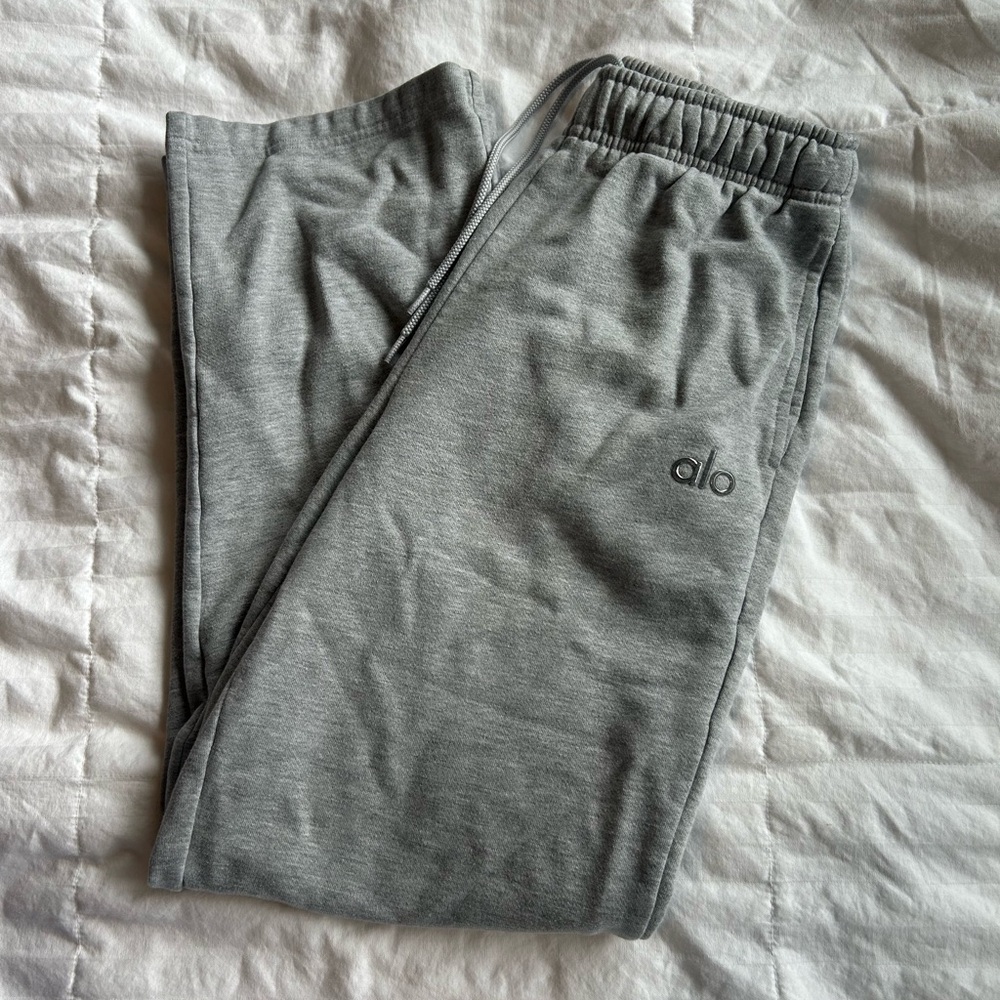 ALO gray sweatpants